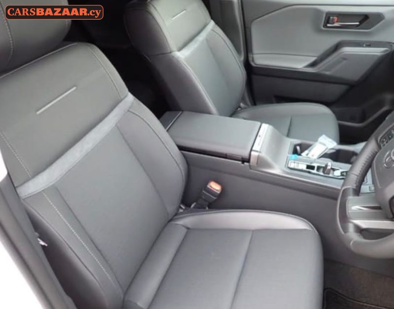 Toyota RAV4 - photo 4
